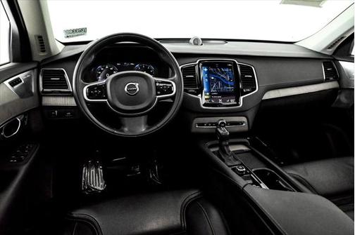2022 Volvo XC90 T6 Inscription