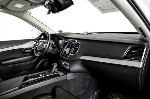 2022 Volvo XC90 T6 Inscription