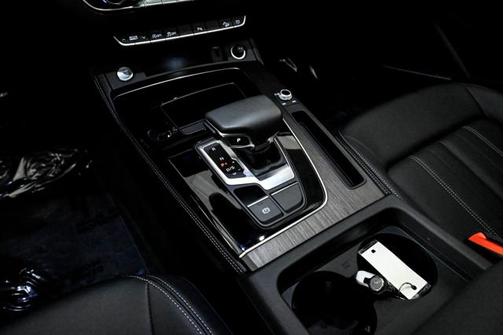 2024 Audi Q5 40 Premium Plus