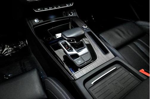 2023 Audi Q5 45 S line Prestige