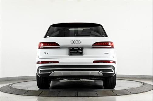 2023 Audi Q7 55 Premium Plus