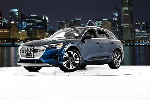 2022 Audi e-tron Premium Plus