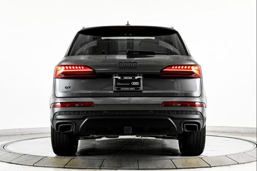 2025 Audi Q7 45 Premium Plus