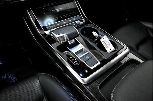 2022 Audi Q8 55 Premium Plus
