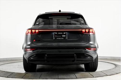 2025 Audi SQ6 e-tron CERTIFIED Prestige/ Edition 1