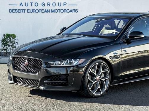 2017 Jaguar XE 35t R-Sport