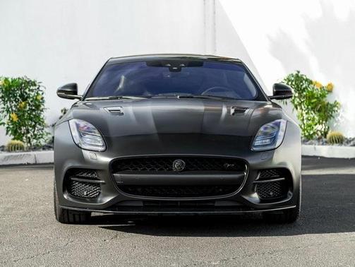 2018 Jaguar F-TYPE R