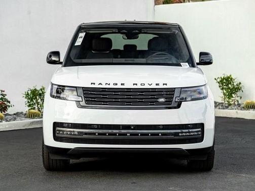 2025 Land Rover Range Rover P530 SE