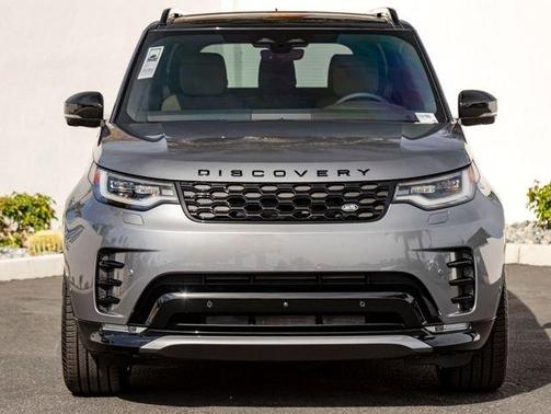 Eiger Grey 2026 Land Rover Discovery Dynamic SE