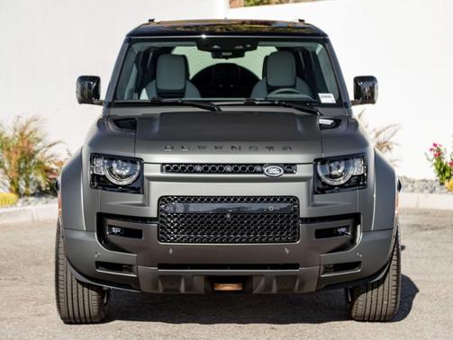 2025 Land Rover Defender V8