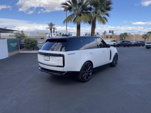 2024 Land Rover Range Rover P615 SV