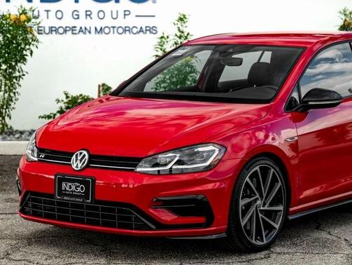 2019 Volkswagen Golf R 2.0T w/DCC & Navigation