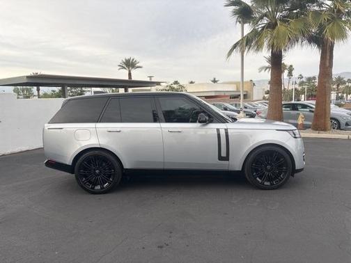 2025 Land Rover Range Rover P400 SE