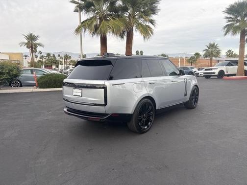 2025 Land Rover Range Rover P400 SE