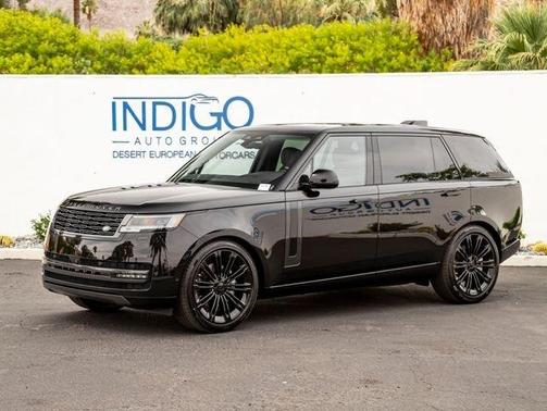 Santorini Black 2026 Land Rover Range Rover P400 SE 7 Seat