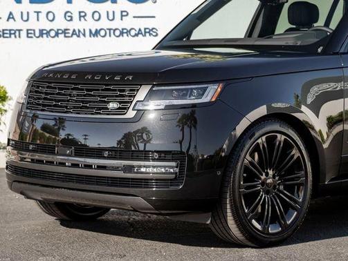 Santorini Black 2026 Land Rover Range Rover P400 SE 7 Seat