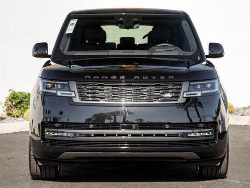 Santorini Black 2026 Land Rover Range Rover P400 SE 7 Seat