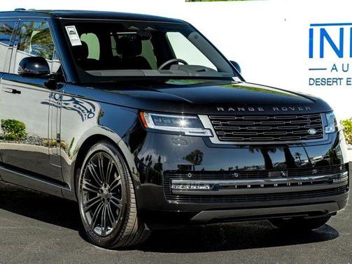Santorini Black 2026 Land Rover Range Rover P400 SE 7 Seat