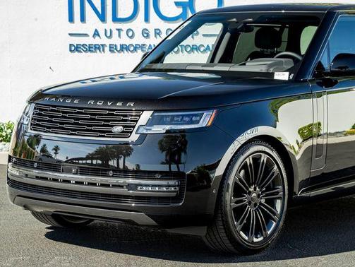 Santorini Black 2026 Land Rover Range Rover P400 SE 7 Seat