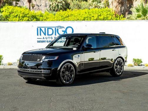 Santorini Black 2026 Land Rover Range Rover P400 SE 7 Seat