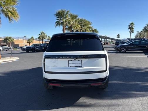 2024 Land Rover Range Rover P530 SE