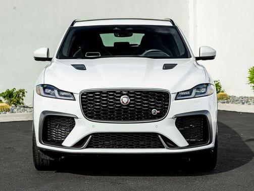 Fuji White 2022 Jaguar F-PACE SVR