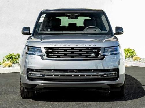 Eiger Grey 2026 Land Rover Range Rover P550e SE