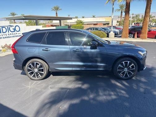 2023 Volvo XC60 B5 Plus Dark Theme