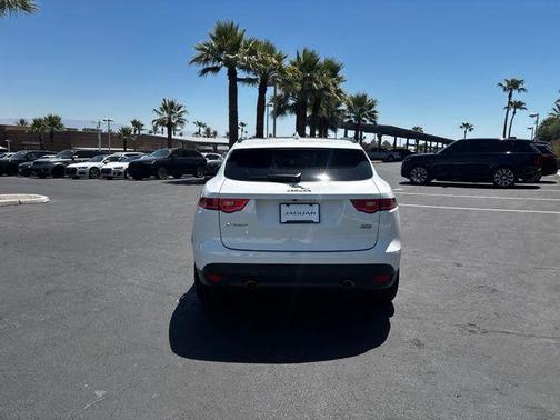 Fuji White 2019 Jaguar F-PACE 25t Premium