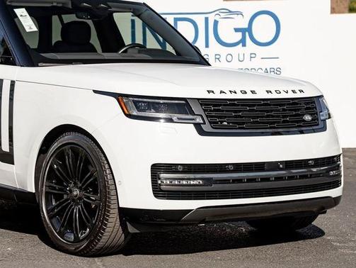 Fuji White 2024 Land Rover Range Rover P400 SE