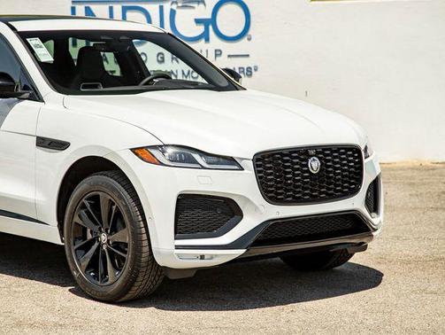 Ostuni Pearl White 2026 Jaguar F-PACE P250 R-Dynamic S