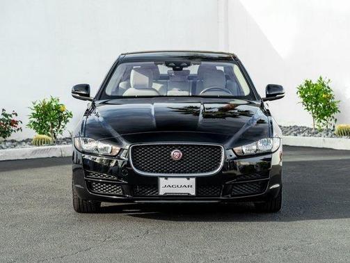 2019 Jaguar XE 25t Premium