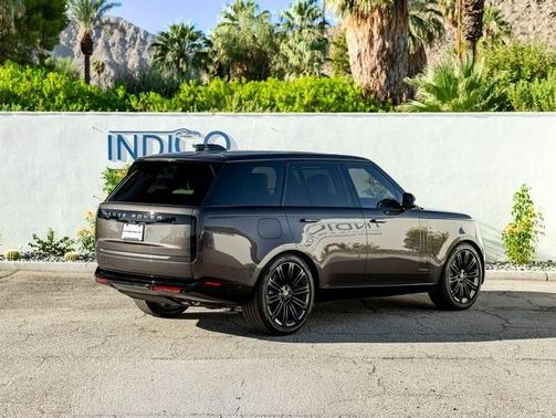 2025 Land Rover Range Rover P530 SE