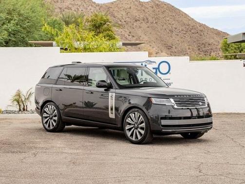 2025 Land Rover Range Rover P615 SV