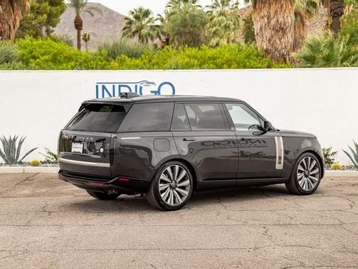 2025 Land Rover Range Rover P615 SV