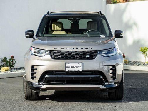 2025 Land Rover Discovery P360 Dynamic SE