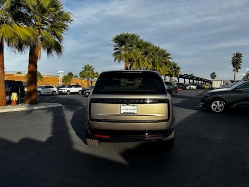 2025 Land Rover Range Rover P550e SE