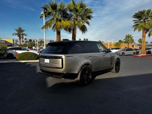 2025 Land Rover Range Rover P550e SE