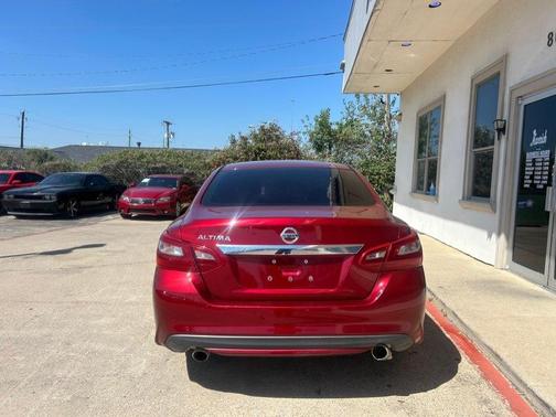 Scarlet Ember 2018 Nissan Altima 2.5 SV