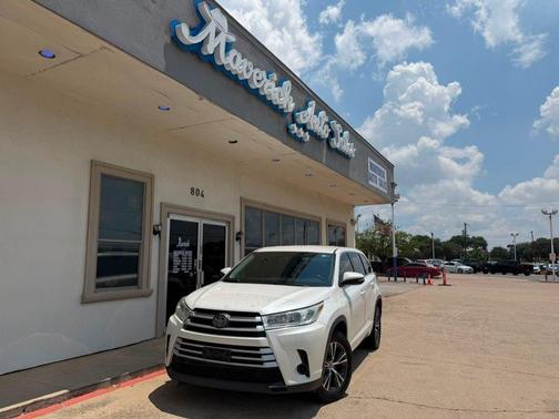 Blizzard Pearl 2017 Toyota Highlander LE I4