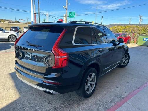 2017 Volvo XC90 T5 Momentum