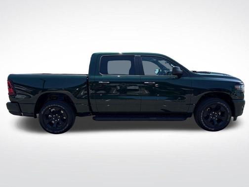Serrano Red 2026 RAM 1500 Express