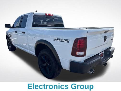 Bright White Clearcoat 2020 RAM 1500 Classic SLT