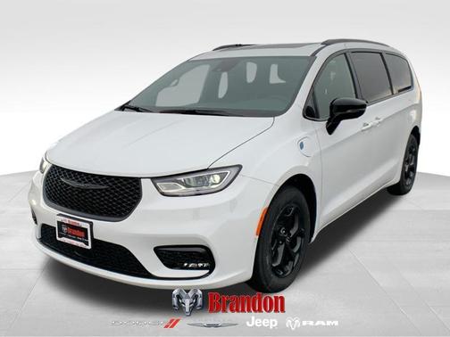 2025 Chrysler Pacifica Hybrid Select