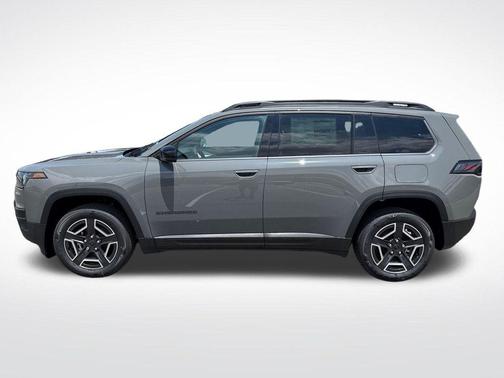 Sting Gray Clearcoat 2026 Jeep Cherokee LAREDO/LIMITED