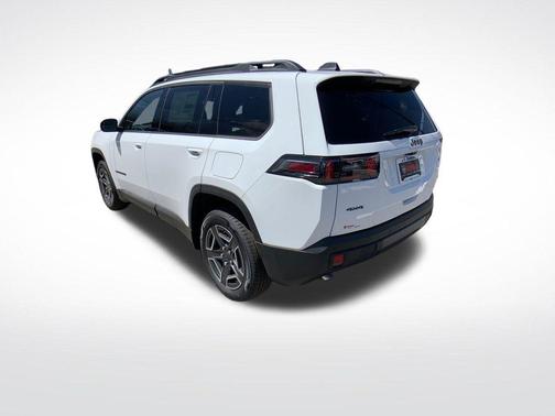 Bright White Clearcoat 2026 Jeep Cherokee LAREDO/LIMITED