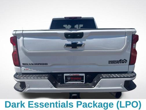 Iridescent Pearl Tricoat 2024 Chevrolet Silverado 2500 High Country