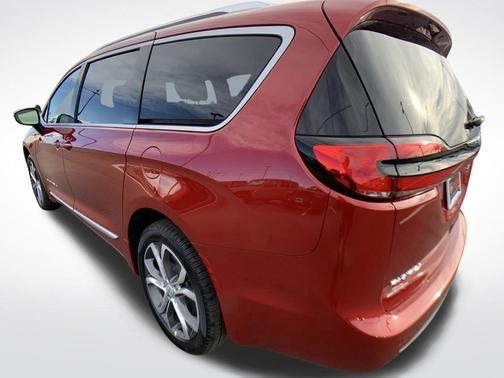 2026 Chrysler Pacifica Pinnacle