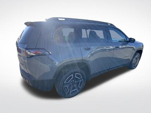 Sting Gray Clearcoat 2026 Jeep Cherokee LAREDO/LIMITED