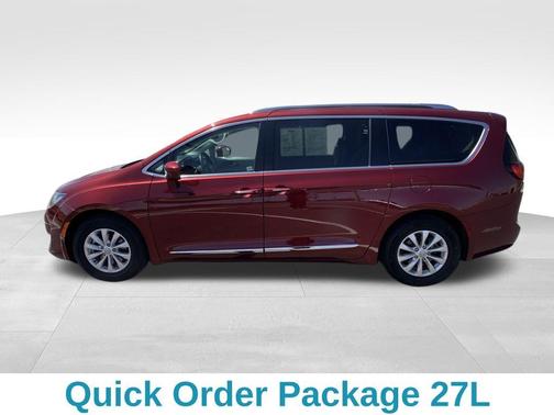 2019 Chrysler Pacifica Touring-L